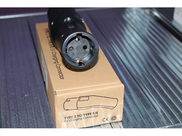 Verloopstekker / adapter metron ac01. type 2 naar schuco (230v). laadpaal gebruiken als stopcontact. - afbeelding 3 van  3