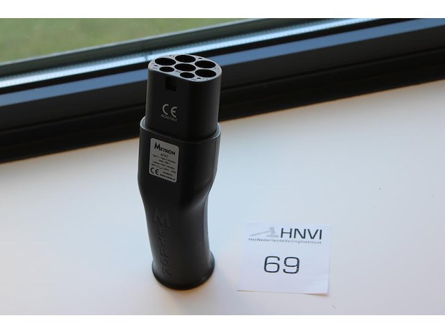Verloopstekker / adapter metron ac01. type 2 naar schuco (230v). laadpaal gebruiken als stopcontact. - afbeelding 1 van  3