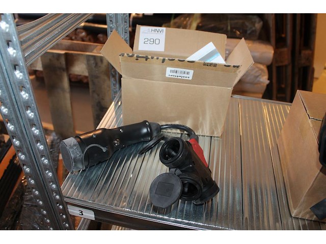 Verloopstekker / adapter metron ac02v2l. type 2 naar 3x schuco (230v). auto accu gebruiken als stopcontact. - afbeelding 1 van  3