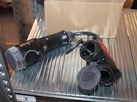 Verloopstekker / adapter metron ac02v2l. type 2 naar 3x schuco (230v). auto accu gebruiken als stopcontact. - afbeelding 2 van  3