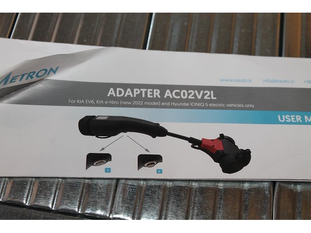 Verloopstekker / adapter metron ac02v2l. type 2 naar 3x schuco (230v). auto accu gebruiken als stopcontact. - afbeelding 3 van  3