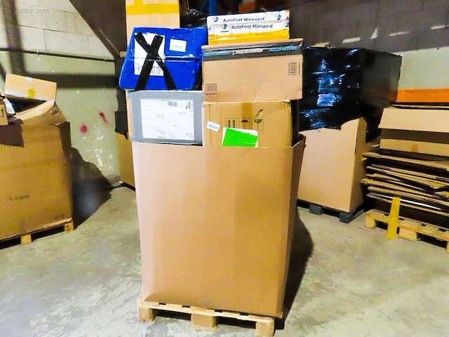 Verloren postpakketten, retouren & overstock -... - afbeelding 1 van  13