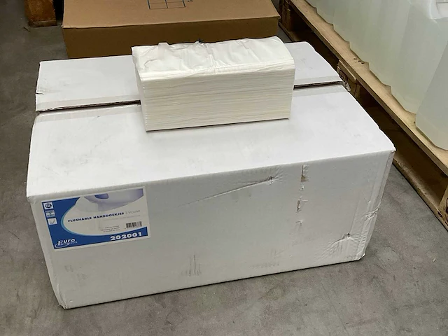 Verpakking á 160 stuks euro products flusable handdoekjes (20x) - afbeelding 1 van  2
