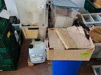 Verpakkingsmateriaal en onderhoudsproducten (9)