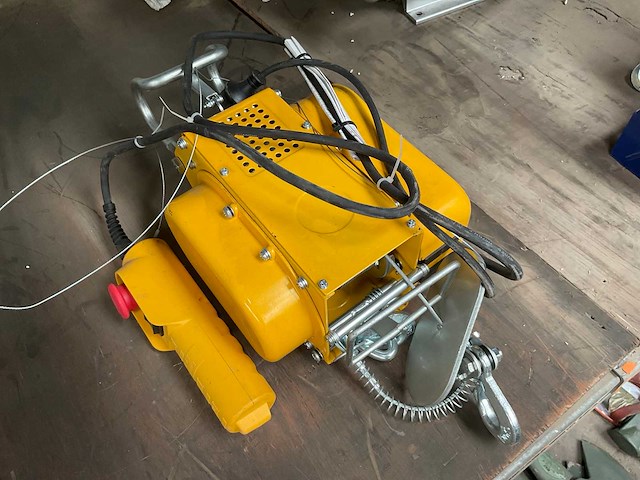 Verplaatsbare electrische kabellier - afbeelding 1 van  4
