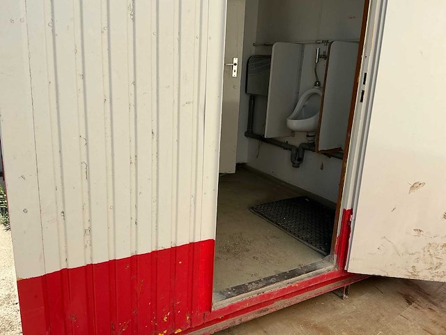 Verplaatsbare toiletcontainer / sanitaire unit met 2 toiletten en rvs wasgoot - afbeelding 4 van  15