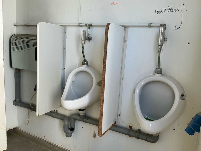 Verplaatsbare toiletcontainer / sanitaire unit met 2 toiletten en rvs wasgoot - afbeelding 6 van  15