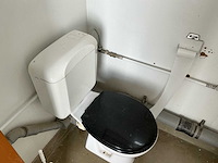 Verplaatsbare toiletcontainer / sanitaire unit met 2 toiletten en rvs wasgoot - afbeelding 9 van  15