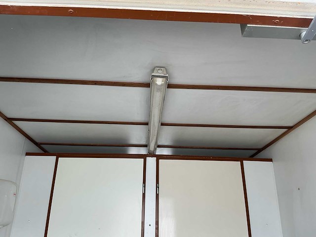 Verplaatsbare toiletcontainer / sanitaire unit met 2 toiletten en rvs wasgoot - afbeelding 11 van  15