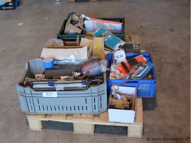 Verrassingspallet - partij beslag, montagemateriaal - afbeelding 1 van  8