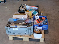 Verrassingspallet - partij beslag, montagemateriaal - afbeelding 1 van  8