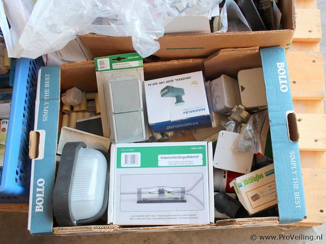 Verrassingspallet - partij elektra en diversen - afbeelding 15 van  16