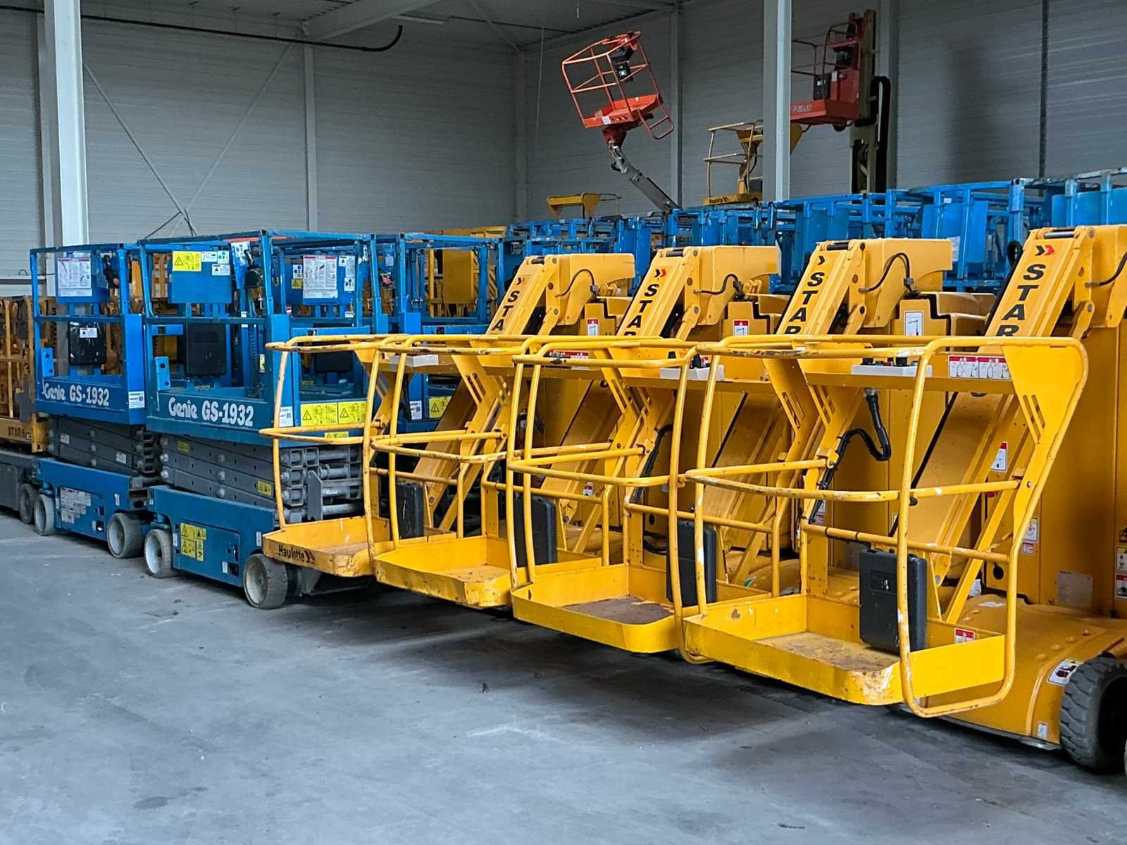 Verreikers, heftrucks, hoogwerkers en overig zwaar materieel