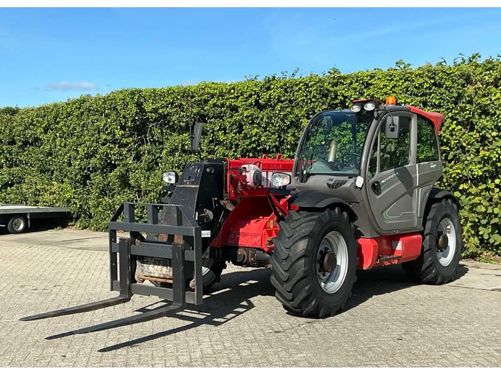 Verreikers, heftrucks, hoogwerkers en overig zwaar materieel