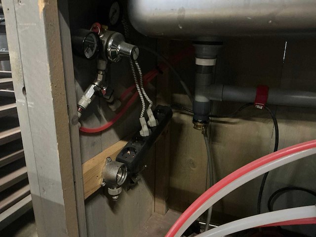 Verrijdbaar barmeubel met biertap - afbeelding 5 van  16