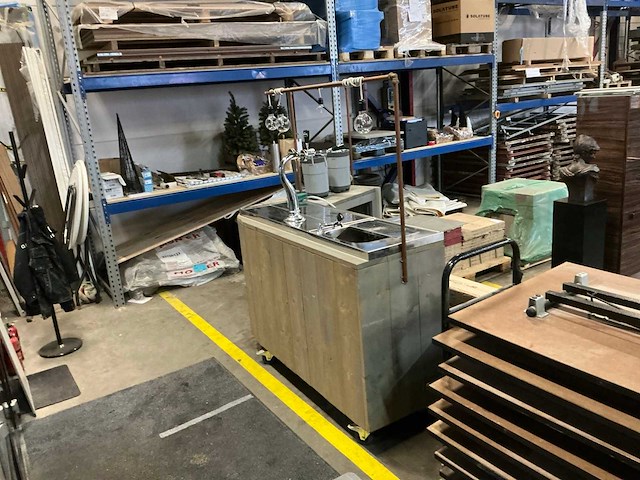 Verrijdbaar barmeubel met biertap - afbeelding 9 van  16