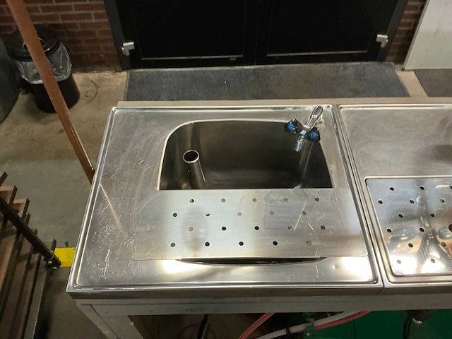 Verrijdbaar barmeubel met biertap - afbeelding 14 van  16