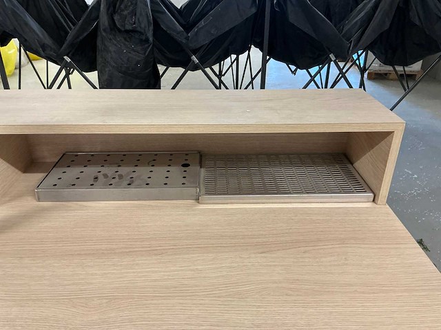 Verrijdbaar barmeubel met tap - afbeelding 4 van  6