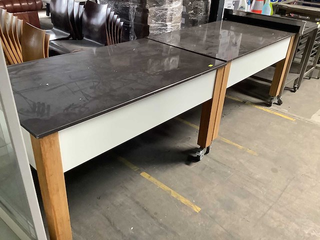Verrijdbaar buffetmeubel met stenen bovenblad (2x) - afbeelding 1 van  1