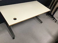 Verrijdbaar bureau met kabelgat (4x) - afbeelding 1 van  4