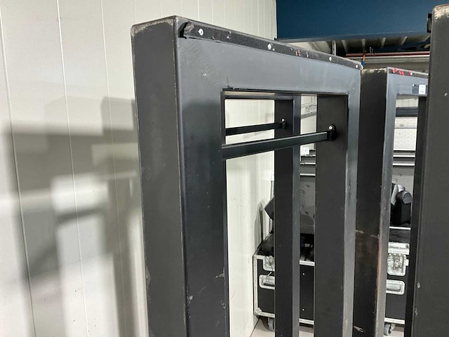 Verrijdbaar decor frame staal (4x) - afbeelding 2 van  2