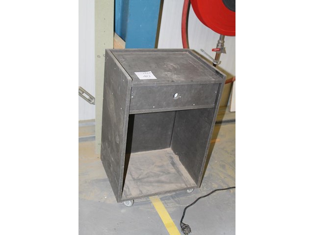 Verrijdbaar kastje. afmeting 43 x 35 x 68 cm. - afbeelding 2 van  2