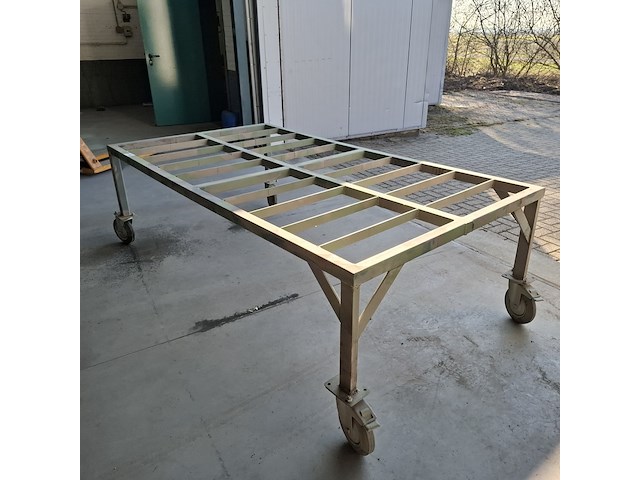 Verrijdbaar metalen frame - afbeelding 4 van  4