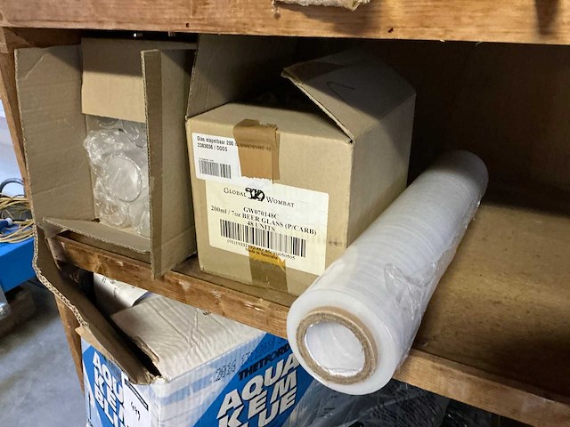 Verrijdbaar meubel met diverse inhoud - afbeelding 6 van  10