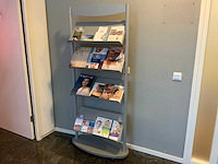 Verrijdbaar presentatie rek en banners - afbeelding 3 van  8