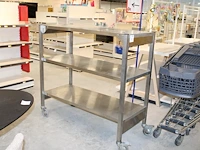 Verrijdbaar rvs rek. afmeting 140 x 60 cm. hoogte 132 cm.