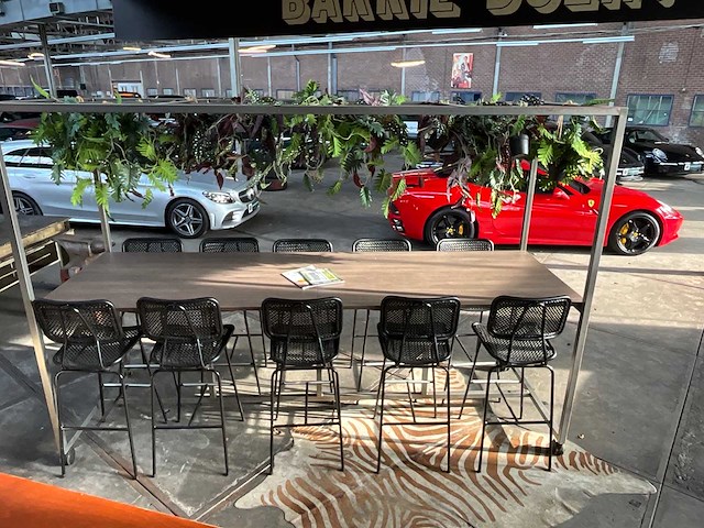 Verrijdbare bartafel 320x108x218cm + 10 barkrukken - afbeelding 1 van  7