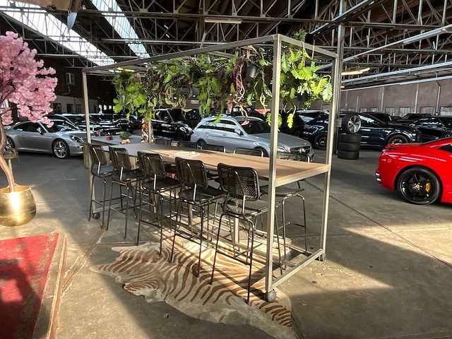 Verrijdbare bartafel 320x108x218cm + 10 barkrukken - afbeelding 3 van  7