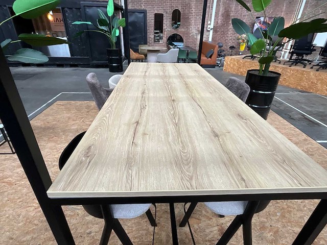 Verrijdbare bartafel v.v 6 barkrukken 240x210x110cm - afbeelding 3 van  9