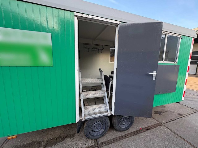 Verrijdbare bouwkeet met toilet en keukenblok - afbeelding 5 van  19