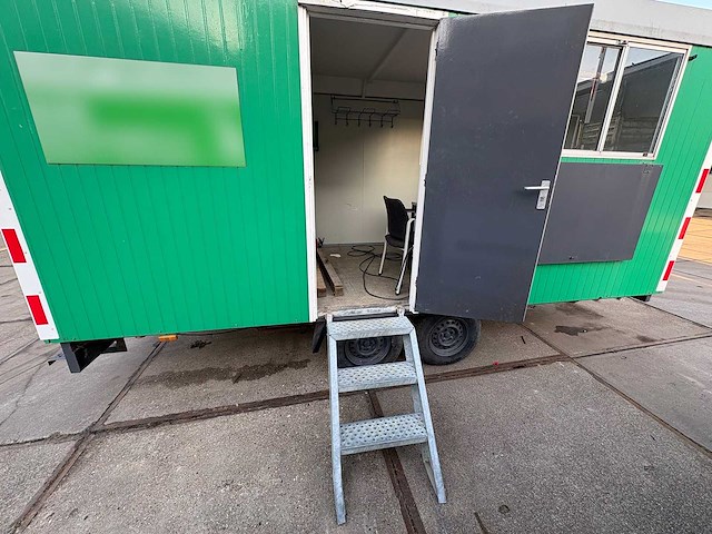Verrijdbare bouwkeet met toilet en keukenblok - afbeelding 6 van  19