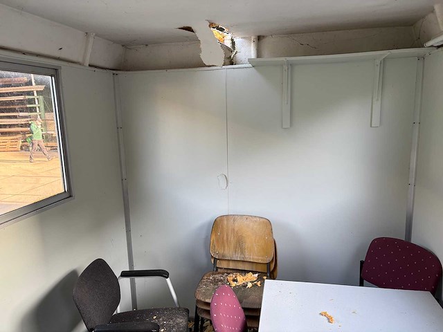 Verrijdbare bouwkeet met toilet en keukenblok - afbeelding 9 van  19