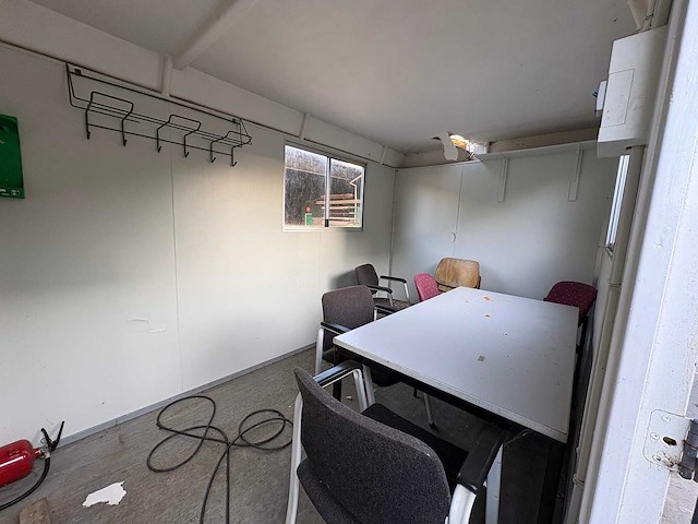 Verrijdbare bouwkeet met toilet en keukenblok - afbeelding 7 van  19