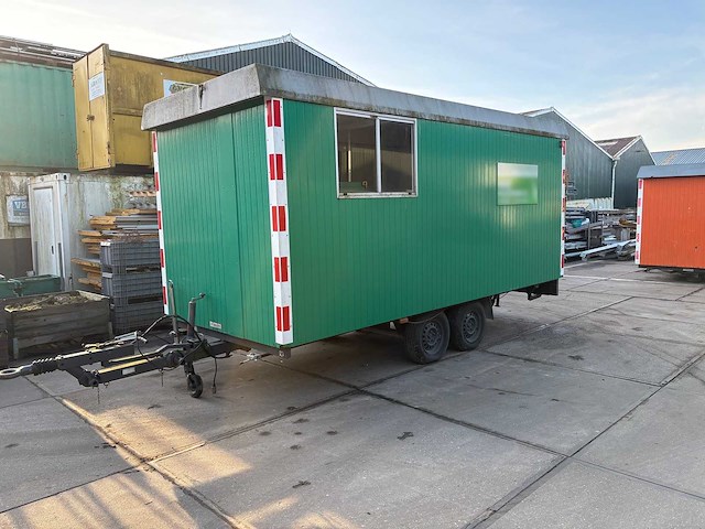 Verrijdbare bouwkeet met toilet en keukenblok - afbeelding 15 van  19