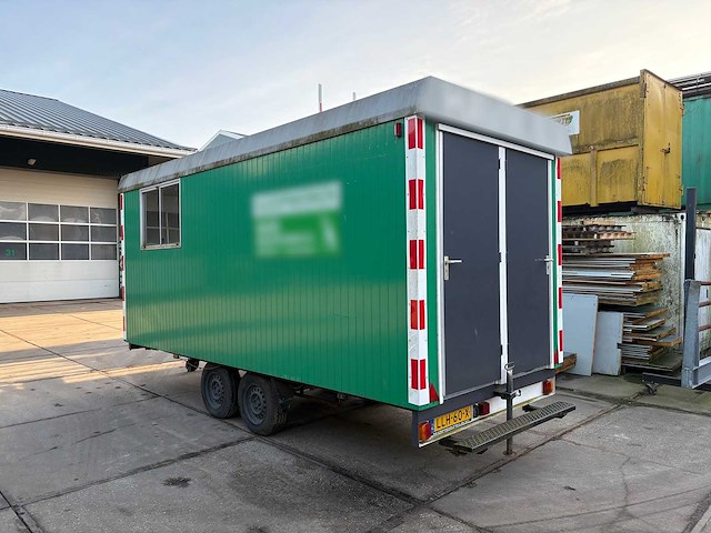 Verrijdbare bouwkeet met toilet en keukenblok - afbeelding 8 van  14