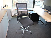 Verrijdbare bureaustoel ahrend. - afbeelding 1 van  2