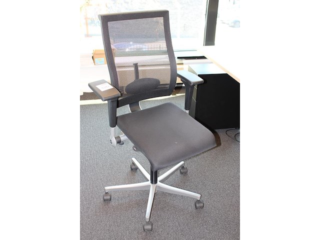 Verrijdbare bureaustoel ahrend. - afbeelding 2 van  2
