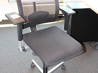 Verrijdbare bureaustoel ahrend. - afbeelding 2 van  2