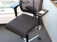 Verrijdbare bureaustoel ahrend. - afbeelding 2 van  2