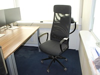 Verrijdbare bureaustoel met armleuningen ikea.