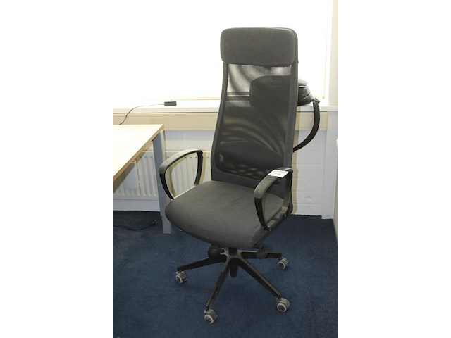 Verrijdbare bureaustoel met armleuningen ikea. - afbeelding 2 van  2