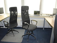 Verrijdbare bureaustoel met armleuningen ikea.