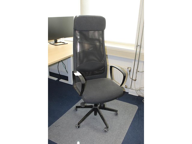 Verrijdbare bureaustoel met armleuningen ikea. - afbeelding 2 van  2