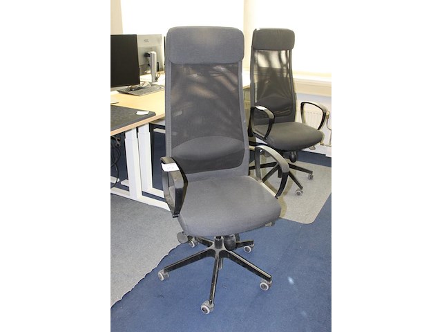 Verrijdbare bureaustoel met armleuningen ikea. - afbeelding 2 van  2