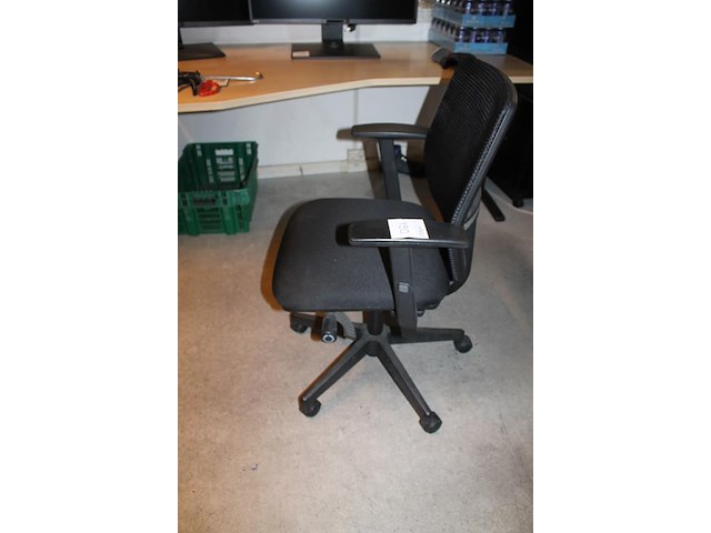 Verrijdbare bureaustoel. - afbeelding 2 van  2