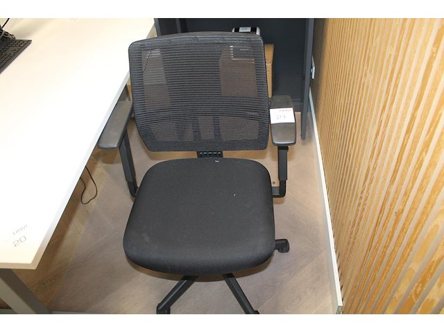 Verrijdbare bureaustoel. - afbeelding 1 van  2